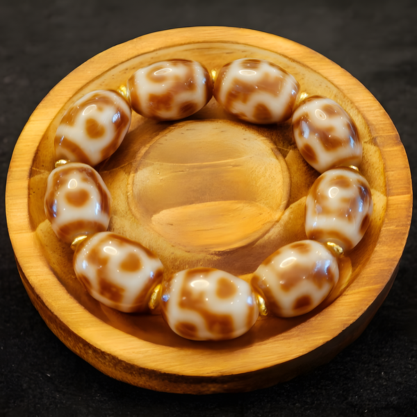 Tibetan Natural Agate Dzi Bracelet — 7A Milky-White “Treasure Vase Darlo”