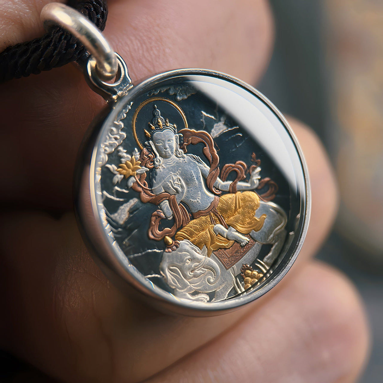 Unisex 25mm Tibetan thangka pendant combining meteor iron and traditional gold craftsmanship